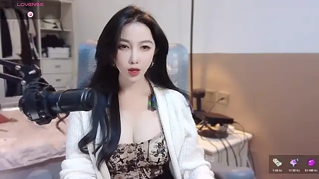Snapshot of vyizh- chatting on 3, 12, 2024 vyizh- online show from 3, 12, 2024