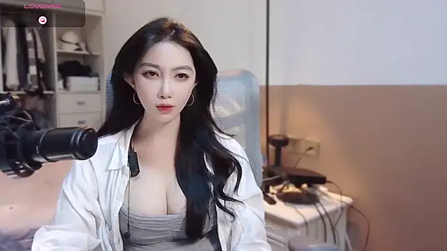 Snapshot of vyizh- chatting on 6, 12, 2024 vyizh- online show from 6, 12, 2024