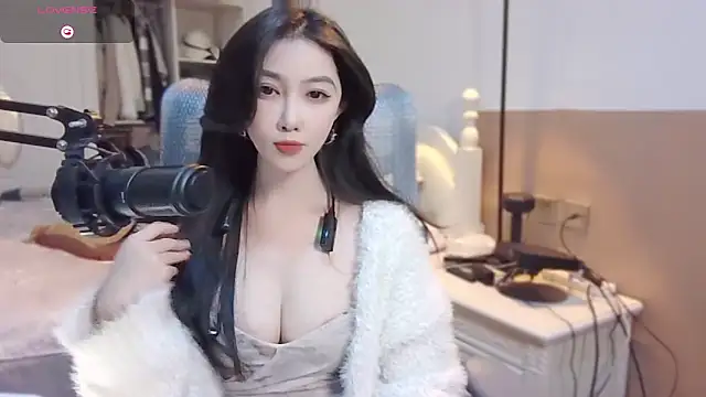 Snapshot of vyizh- chatting on 9, 12, 2024 vyizh- online show from 9, 12, 2024