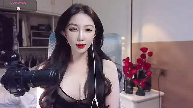 Snapshot of vyizh- chatting on 8, 3, 2025 vyizh- online show from 8, 3, 2025