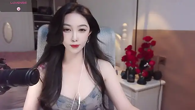Snapshot of vyizh- chatting on 11, 3, 2025 vyizh- online show from 11, 3, 2025