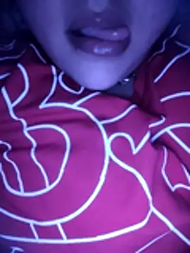 Snapshot of _Redwine_ chatting on 17, 12, 2025 Redwine online show from 17, 12, 2025