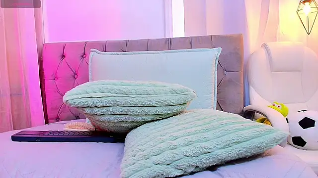 Snapshot of nikkita_ubba chatting on 4, 12, 2025 nikkita ubba online show from 4, 12, 2025