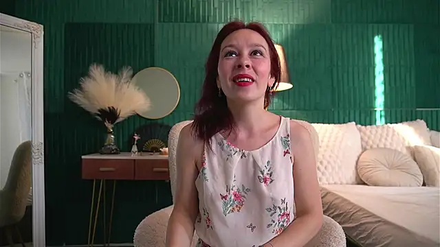 HaileyMoonn online show from 20, 6, 2026