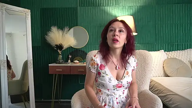 HaileyMoonn online show from 28, 6, 2026