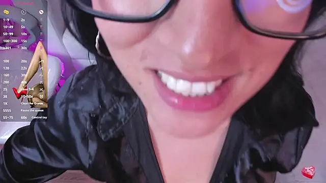 kira moon   online show from 3, 12, 2024