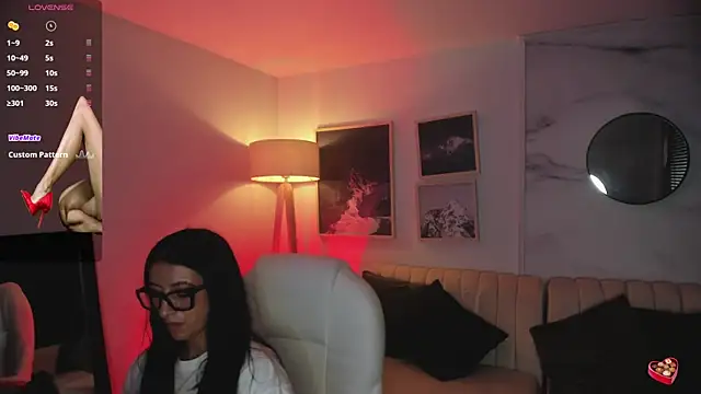 kira moon   online show from 5, 12, 2024