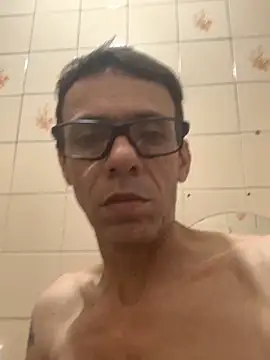 Snapshot of EdsonCota chatting on 11, 10, 2025 EdsonCota online show from 11, 10, 2025