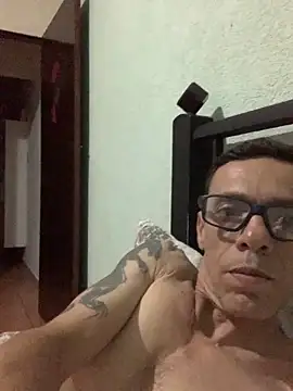 Snapshot of EdsonCota chatting on 23, 11, 2025 EdsonCota online show from 23, 11, 2025