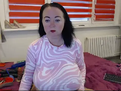 Alexie33 online show from 1, 2, 2025