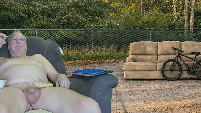 ButtCrackShowing-OOPS online show from 9, 5, 2026