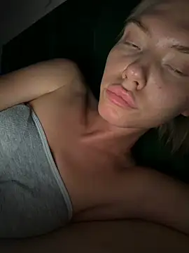 Snapshot of Lisaaa_Alisa chatting on 8, 7, 2026 Lisaaa Alisa online show from 8, 7, 2026