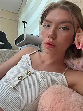 Snapshot of Lisaaa_Alisa chatting on 20, 7, 2026 Lisaaa Alisa online show from 20, 7, 2026