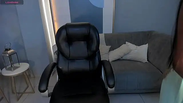 Snapshot of JessicaWilliams1 chatting on 5, 10, 2025 JessicaWilliams1 online show from 5, 10, 2025