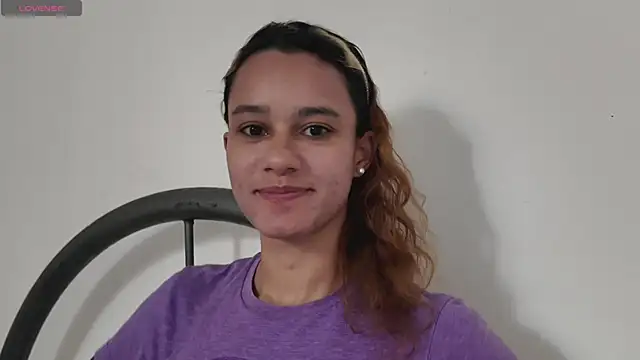 Snapshot of SamanthaWatson chatting on 3, 11, 2025 SamanthaWatson online show from 3, 11, 2025