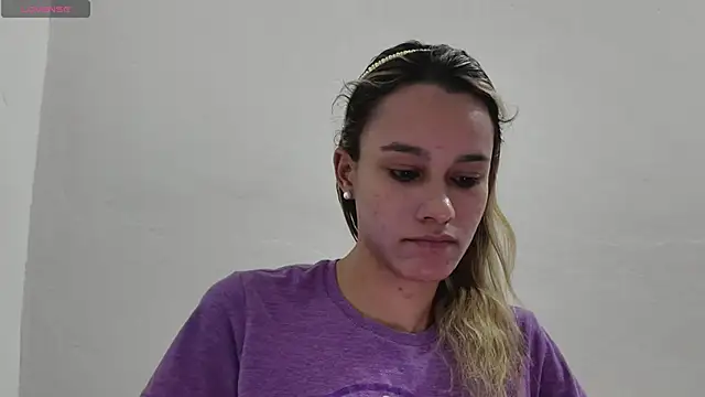 Snapshot of SamanthaWatson chatting on 27, 11, 2025 SamanthaWatson online show from 27, 11, 2025