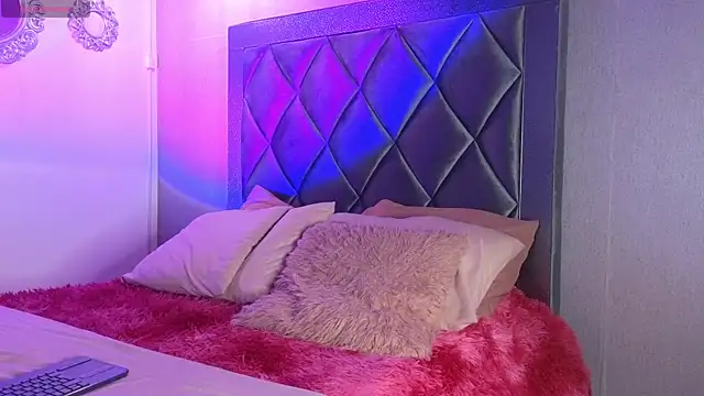 Snapshot of ashley_brend chatting on 16, 12, 2025 ashley brend online show from 16, 12, 2025