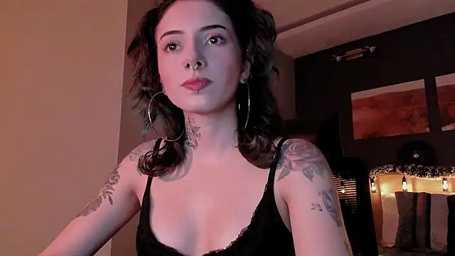 LiliJones  online show from 3, 12, 2024