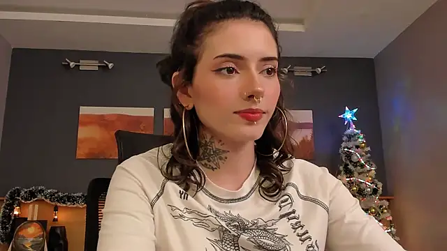 LiliJones  online show from 4, 12, 2024