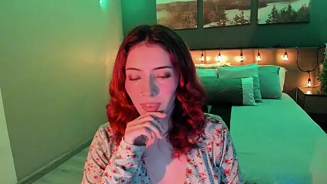 LiliJones  online show from 8, 1, 2025