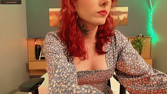 LiliJones  online show from 6, 2, 2025