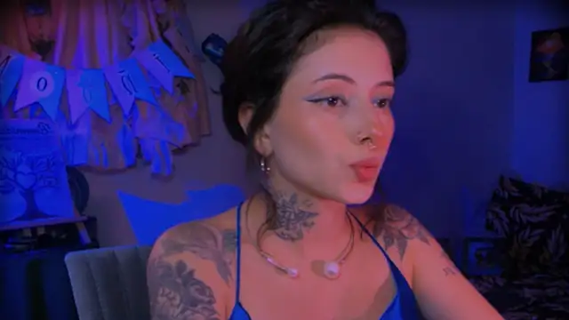 Snapshot of LiliJones_ chatting on 1, 4, 2026 LiliJones online show from 1, 4, 2026