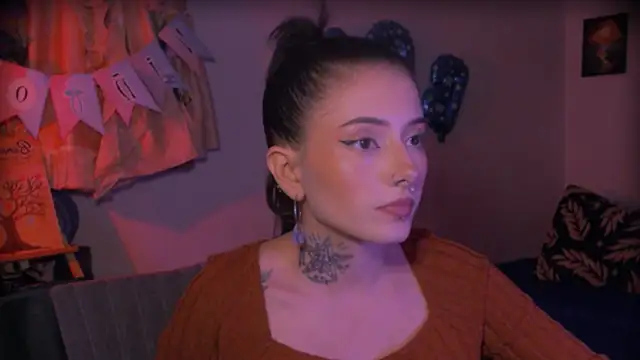 Snapshot of LiliJones_ chatting on 4, 4, 2026 LiliJones online show from 4, 4, 2026