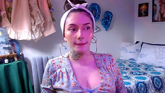 LiliJones  online show from 8, 5, 2026