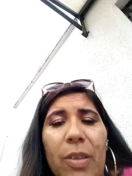 Luna Dumont online show from 2, 2, 2025