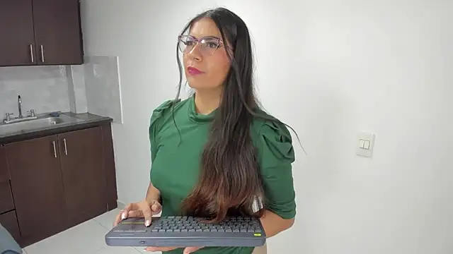Luna Dumont online show from 3, 5, 2026