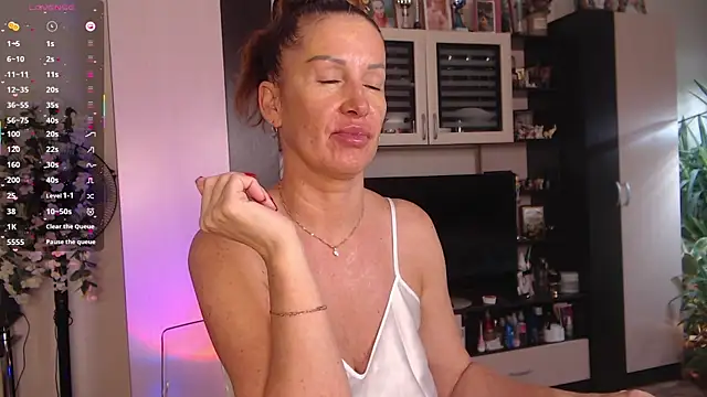 SheilaRyan online show from 18, 11, 2025