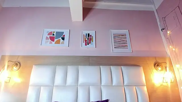 Dollar-girl online show from 3, 1, 2025