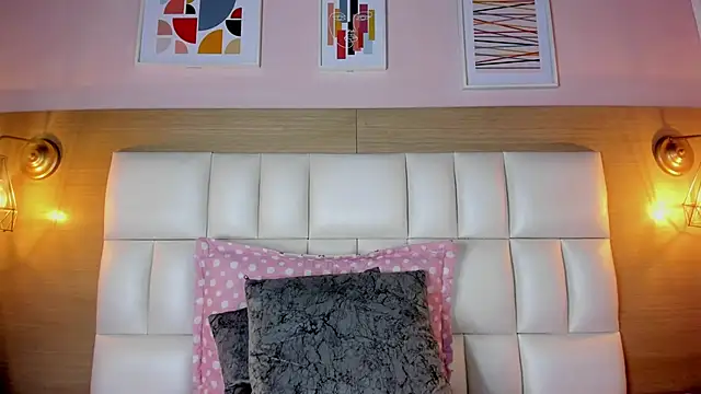 Dollar-girl online show from 22, 1, 2025