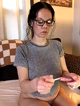 SidneyRaee online show from 4, 11, 2025