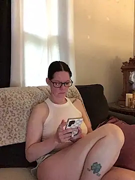 Snapshot of SidneyRaee chatting on 21, 5, 2026 SidneyRaee online show from 21, 5, 2026
