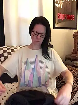Snapshot of SidneyRaee chatting on 1, 7, 2026 SidneyRaee online show from 1, 7, 2026
