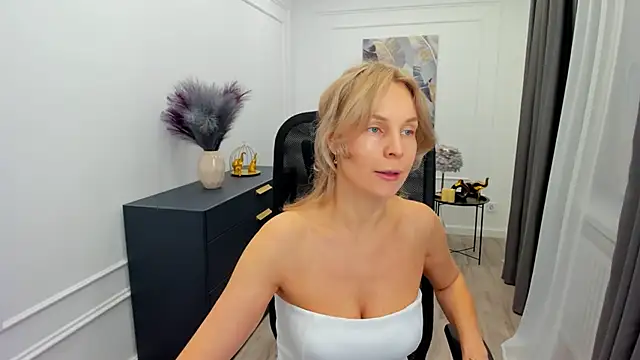 Sinty Devis online show from 24, 2, 2026