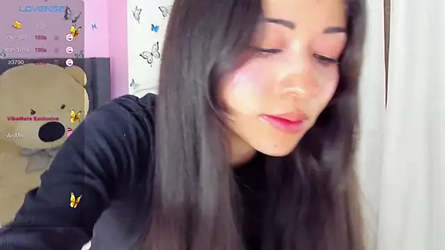 Snapshot of SophiaLiu chatting on 5, 2, 2025 SophiaLiu online show from 5, 2, 2025
