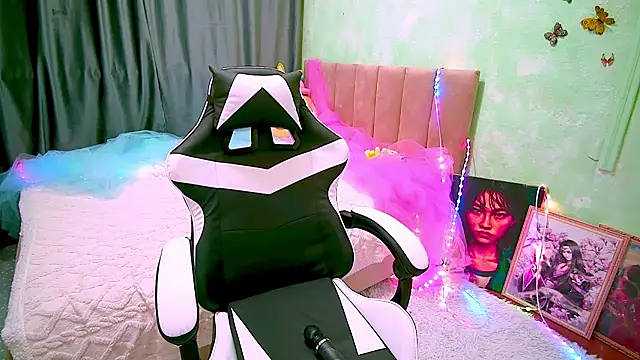Akemilun online show from 13, 5, 2026