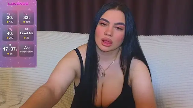 Snapshot of Nikki_Kardashian chatting on 4, 2, 2025 Nikki Kardashian online show from 4, 2, 2025