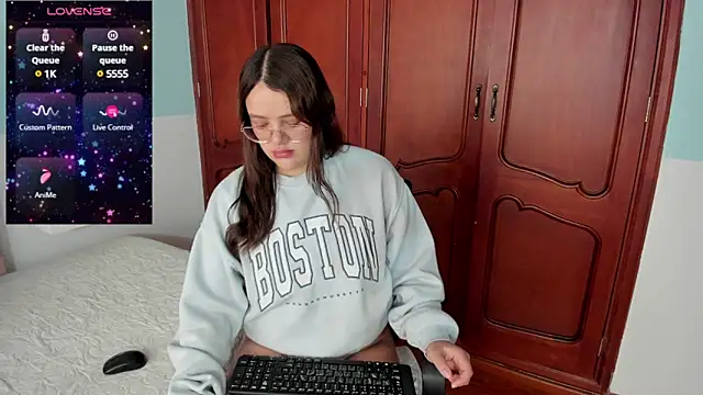  Sarahh 0 online show from 12, 12, 2024