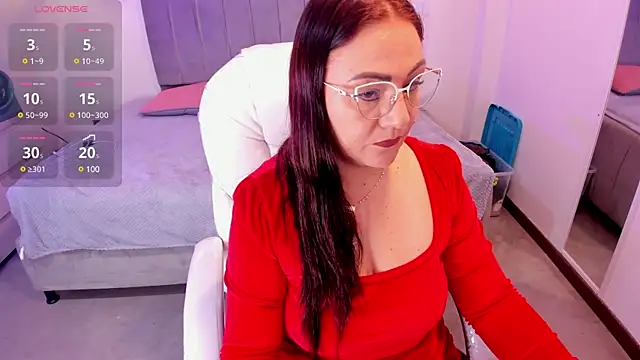 Snapshot of lady_nylon_ chatting on 4, 3, 2025 lady nylon  online show from 4, 3, 2025