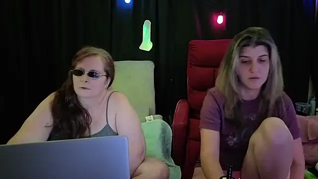 Snapshot of Sexy_Mama-69 chatting on 9, 10, 2025 Sexy Mama-69 online show from 9, 10, 2025