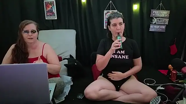 Snapshot of Sexy_Mama-69 chatting on 25, 11, 2025 Sexy Mama-69 online show from 25, 11, 2025