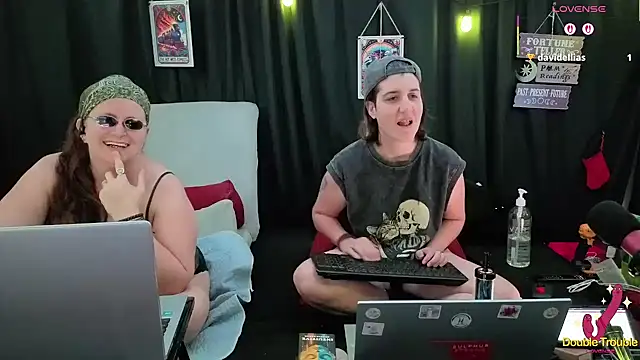 Snapshot of Sexy_Mama-69 chatting on 27, 11, 2025 Sexy Mama-69 online show from 27, 11, 2025