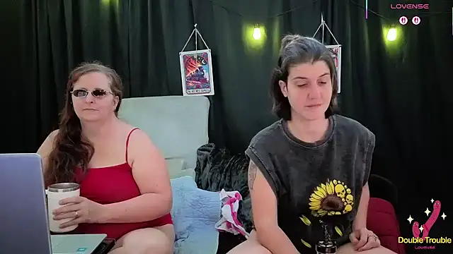 Snapshot of Sexy_Mama-69 chatting on 3, 12, 2025 Sexy Mama-69 online show from 3, 12, 2025