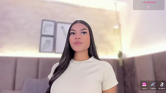 Snapshot of chloe_sullivannn chatting on 2, 12, 2024 chloe sullivannn online show from 2, 12, 2024