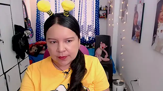 Snapshot of claryssa_ chatting on 1, 11, 2025 claryssa online show from 1, 11, 2025