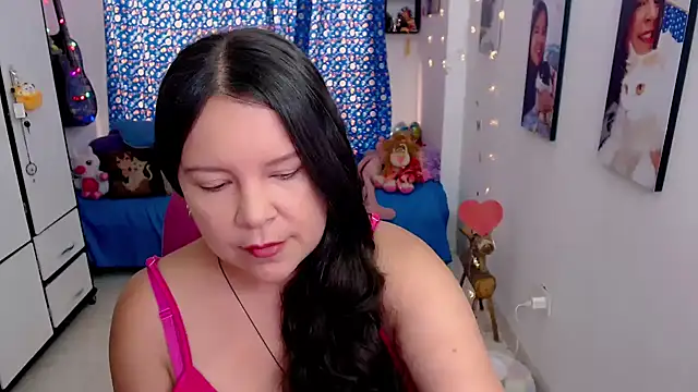 Snapshot of claryssa_ chatting on 6, 3, 2026 claryssa online show from 6, 3, 2026