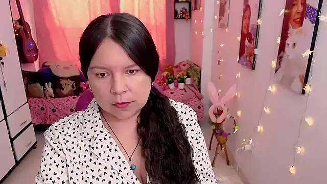 Snapshot of claryssa_ chatting on 2, 4, 2026 claryssa online show from 2, 4, 2026